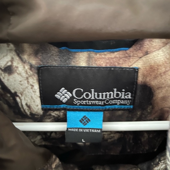 Columbia Camouflage Rain Jacket - Picture 4 of 8